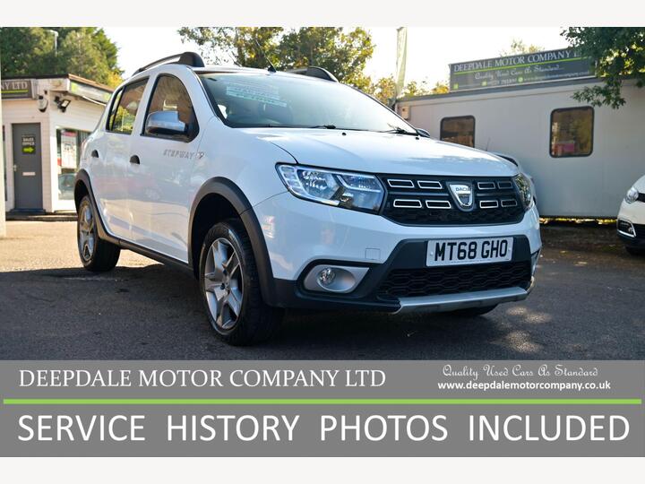 Dacia Sandero Stepway 0.9 TCe Essential Euro 6 (s/s) 5dr Dacia Sandero Stepway 0.9 TCe Essential Euro 6 (s/s) 5dr