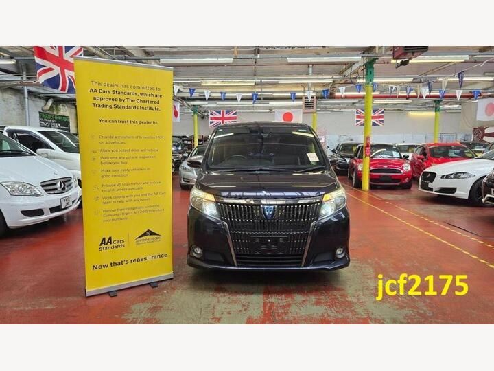 Toyota Voxy Esquire HYBRID GI BLACK TAILORED