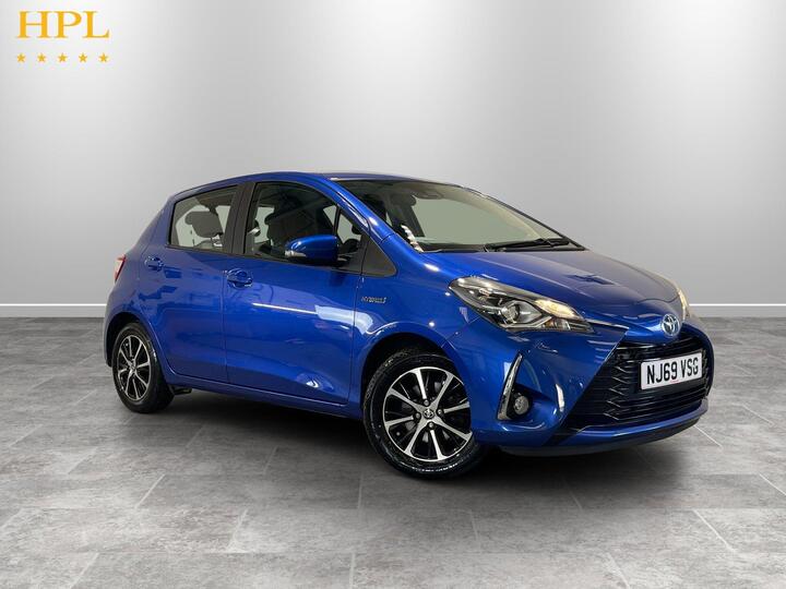 Toyota YARIS 1.5 VVT-h Icon Tech E-CVT Euro 6 (s/s) 5dr