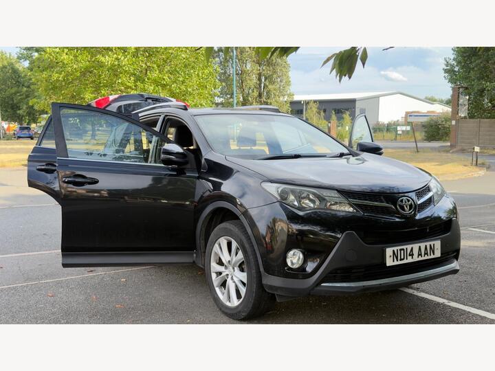 Toyota RAV4 2.0 D-4D Invincible 4WD Euro 5 (s/s) 5dr