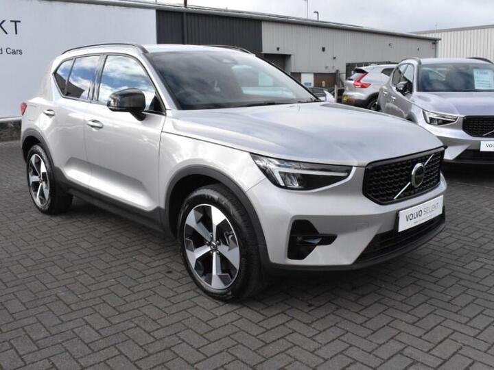 Volvo XC40 2.0 B4 MHEV Plus Dark DCT Auto Euro 6 (s/s) 5dr