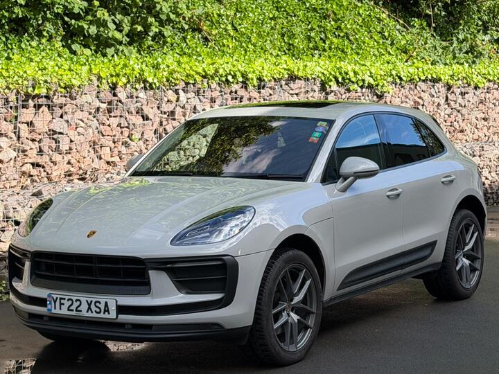 Porsche Macan 2.0T PDK 4WD Euro 6 (s/s) 5dr Porsche Macan 2.0T PDK 4WD Euro 6 (s/s) 5dr