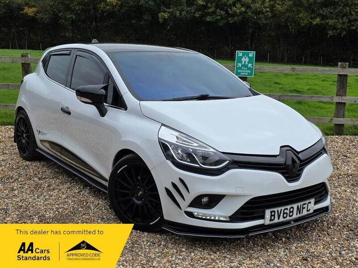 Renault Clio 1.5 DCi Iconic Euro 6 (s/s) 5dr Renault Clio 1.5 DCi Iconic Euro 6 (s/s) 5dr