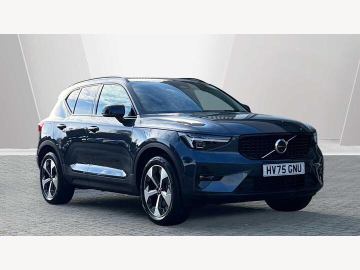 Volvo XC40 2.0 B3 MHEV Plus Dark DCT Auto Euro 6 (s/s) 5dr