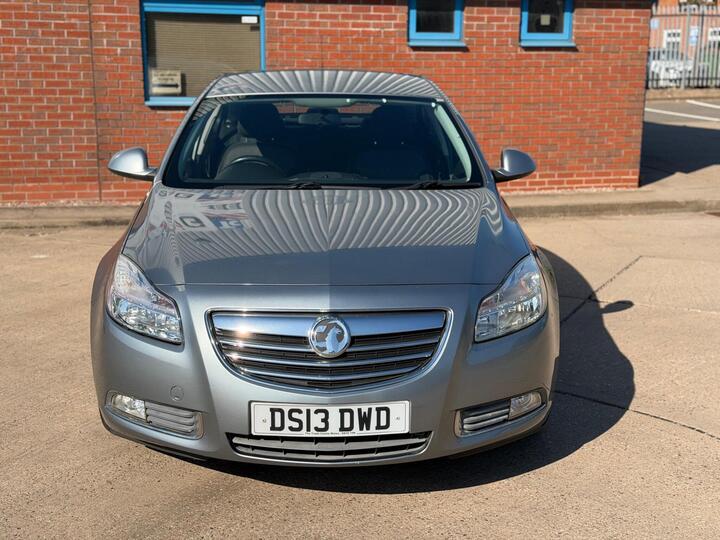 Vauxhall Insignia 2.0 CDTi EcoFLEX SRi Euro 5 (s/s) 5dr Vauxhall Insignia 2.0 CDTi EcoFLEX SRi Euro 5 (s/s) 5dr