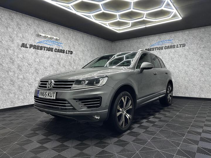 Volkswagen Touareg 3.0 TDI V6 BlueMotion Tech R-Line Tiptronic 4WD Euro 6 (s/s) 5dr