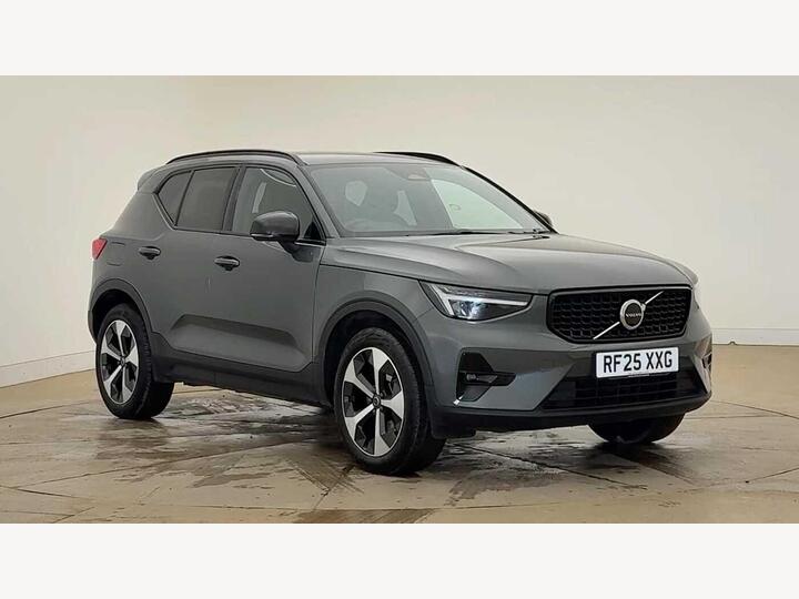 Volvo XC40 2.0 B4 MHEV Plus Dark DCT Auto Euro 6 (s/s) 5dr