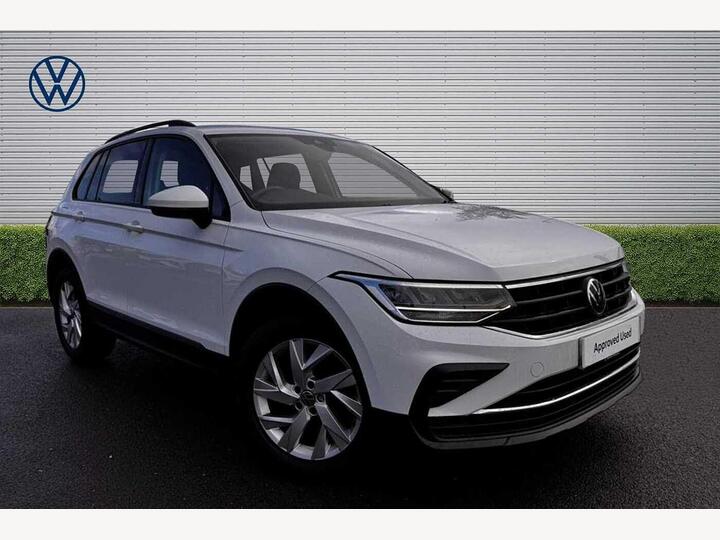 Volkswagen Tiguan 1.5 TSI Life DSG Euro 6 (s/s) 5dr Volkswagen Tiguan 1.5 TSI Life DSG Euro 6 (s/s) 5dr