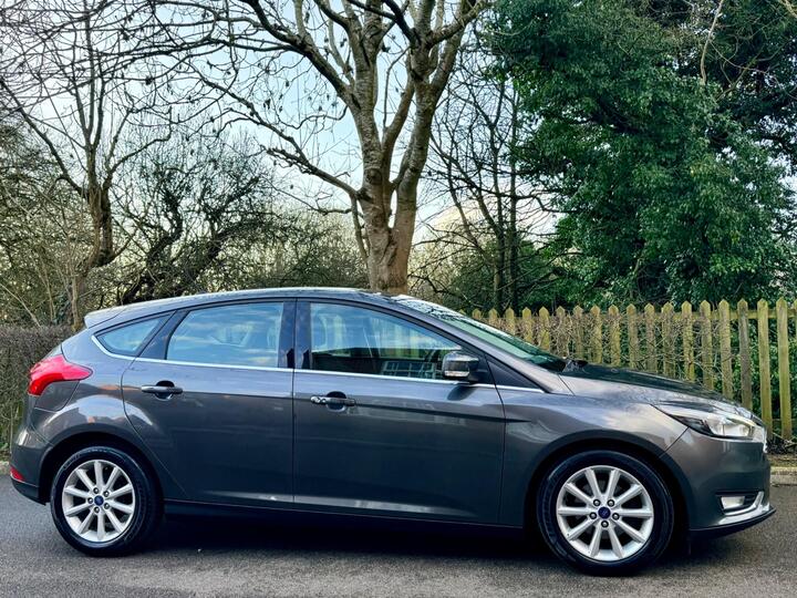 Ford Focus 1.0T EcoBoost Titanium Euro 6 (s/s) 5dr