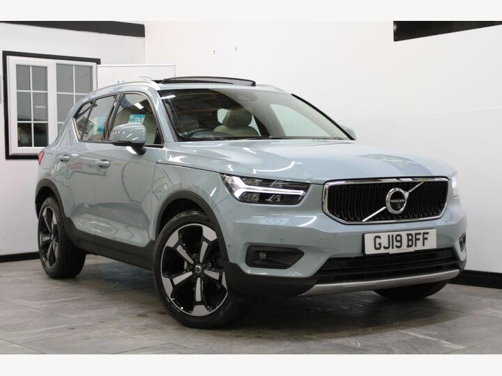 Volvo XC40 2.0 T4 Momentum Pro Auto AWD Euro 6 (s/s) 5dr
