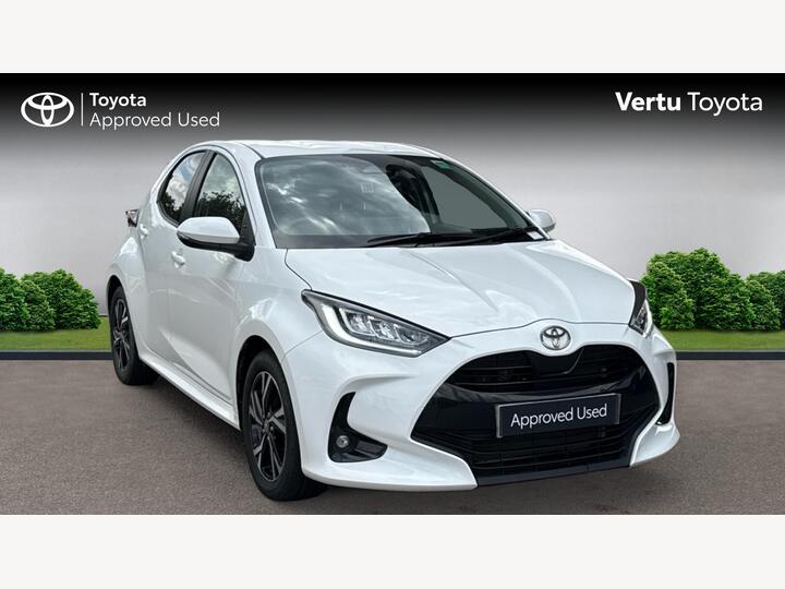 Toyota Yaris 1.5 VVT-h Design E-CVT Euro 6 (s/s) 5dr