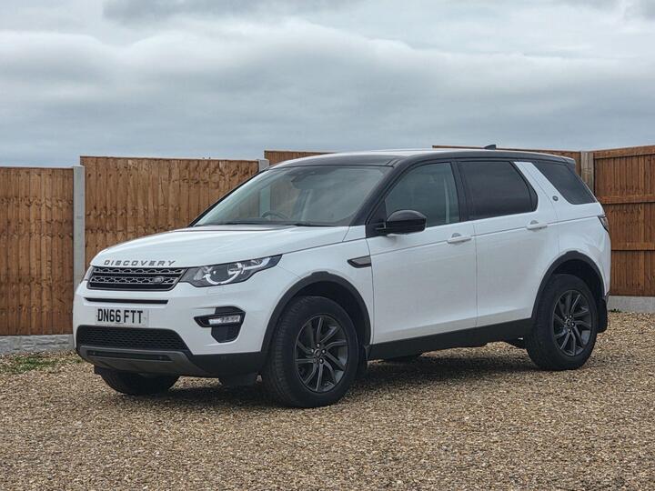 Land Rover Discovery Sport 2.0 TD4 SE Tech Auto 4WD Euro 6 (s/s) 5dr Land Rover Discovery Sport 2.0 TD4 SE Tech Auto 4WD Euro 6 (s/s) 5dr