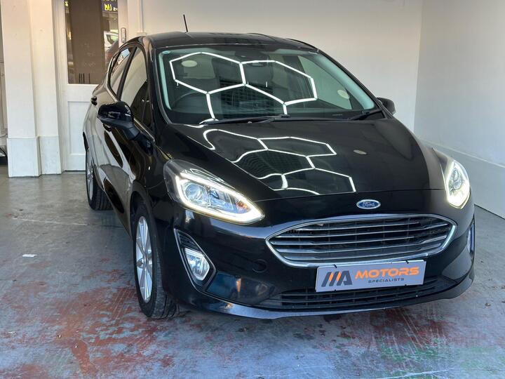 Ford Fiesta 1.0T EcoBoost Titanium Euro 6 (s/s) 5dr