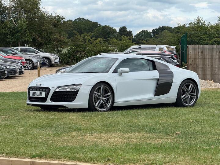 Audi R8 4.2 FSI V8 S Tronic Quattro Euro 5 2dr