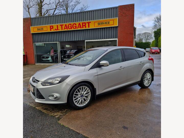 Ford Focus 1.0T EcoBoost Zetec Navigator Euro 5 (s/s) 5dr