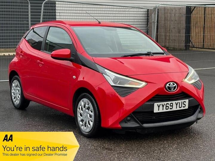 Toyota AYGO 1.0 VVT-i X-play X-shift Euro 6 5dr