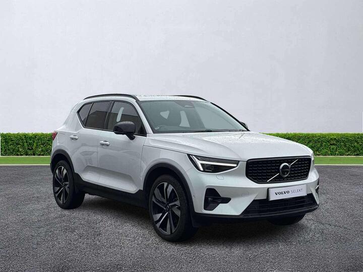 Volvo XC40 2.0 B3 MHEV Ultra Dark DCT Auto Euro 6 (s/s) 5dr