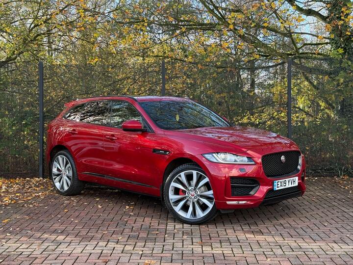 Jaguar F-PACE 2.0 D180 R-Sport Auto AWD Euro 6 (s/s) 5dr Jaguar F-PACE 2.0 D180 R-Sport Auto AWD Euro 6 (s/s) 5dr