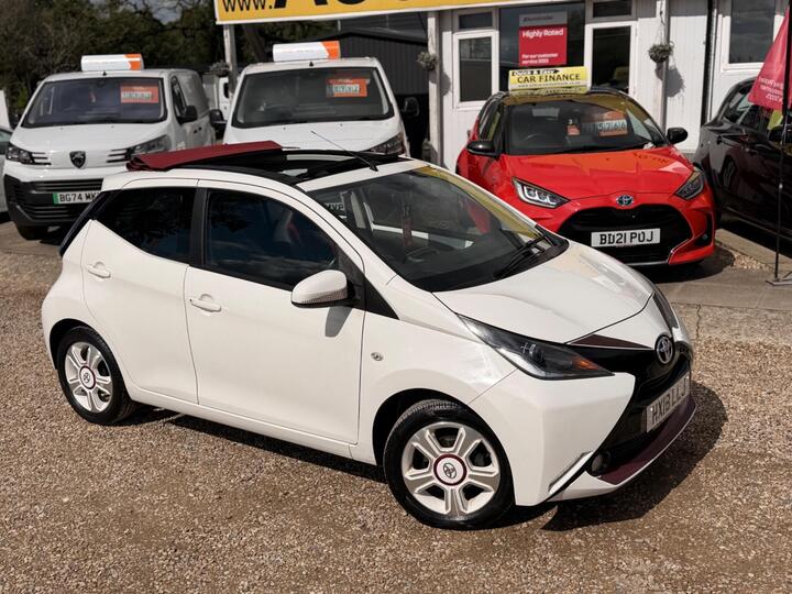 Toyota AYGO 1.0 VVT-i X-claim Funroof Euro 6 5dr