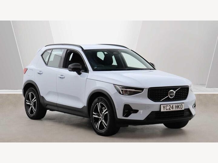Volvo XC40 2.0 B3 MHEV Plus Dark DCT Auto Euro 6 (s/s) 5dr