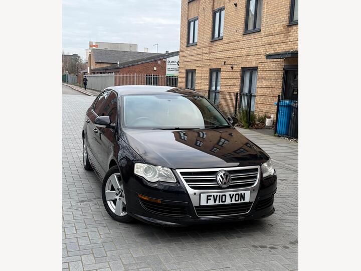 Volkswagen Passat 2.0 TDI R-Line DSG Euro 5 4dr