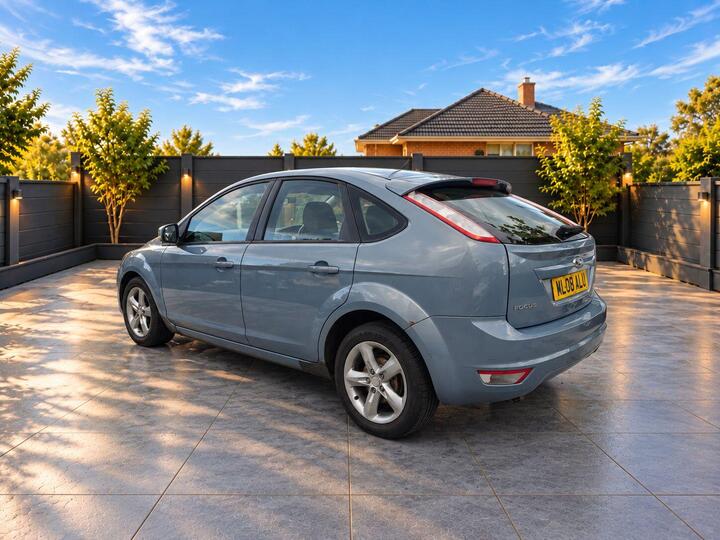 Ford Focus 1.6 Zetec 5dr