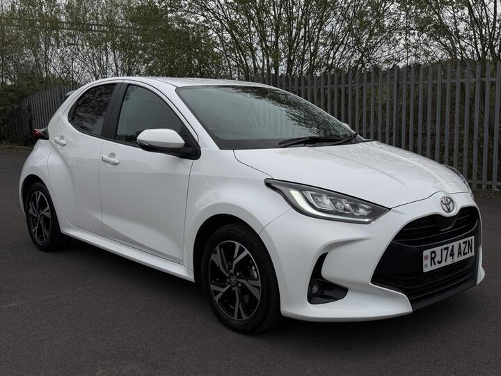 Toyota Yaris 1.5 VVT-h Design E-CVT Euro 6 (s/s) 5dr
