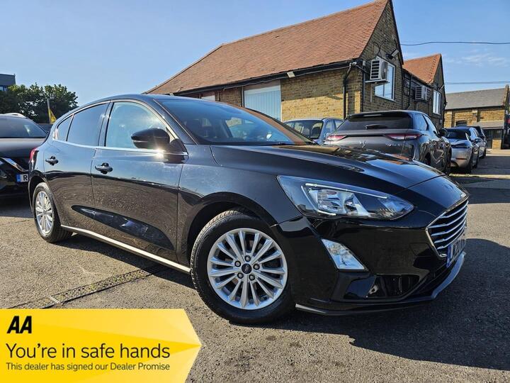 Ford Focus 1.0T EcoBoost Titanium Auto Euro 6 (s/s) 5dr