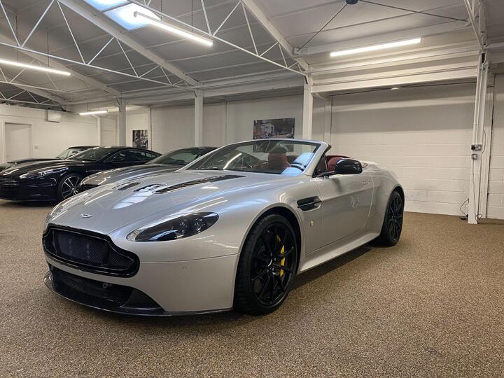 Aston Martin Vantage 6.0 V12 S Roadster Sportshift Euro 5 2dr Aston Martin Vantage 6.0 V12 S Roadster Sportshift Euro 5 2dr