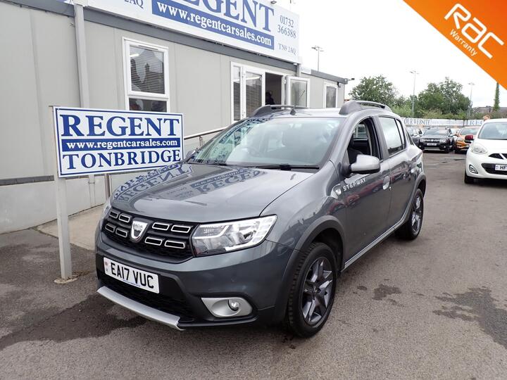 Dacia Sandero Stepway 0.9 TCe SE Summit Euro 6 (s/s) 5dr Dacia Sandero Stepway 0.9 TCe SE Summit Euro 6 (s/s) 5dr