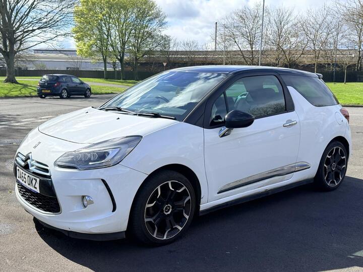 DS AUTOMOBILES DS 3 1.6 BlueHDi DSport Euro 6 (s/s) 3dr DS AUTOMOBILES DS 3 1.6 BlueHDi DSport Euro 6 (s/s) 3dr