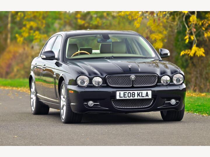 Jaguar XJ 4.2 V8 XJ8 Sovereign Saloon 4dr Petrol Automatic (269 G/km, 300 Bhp)