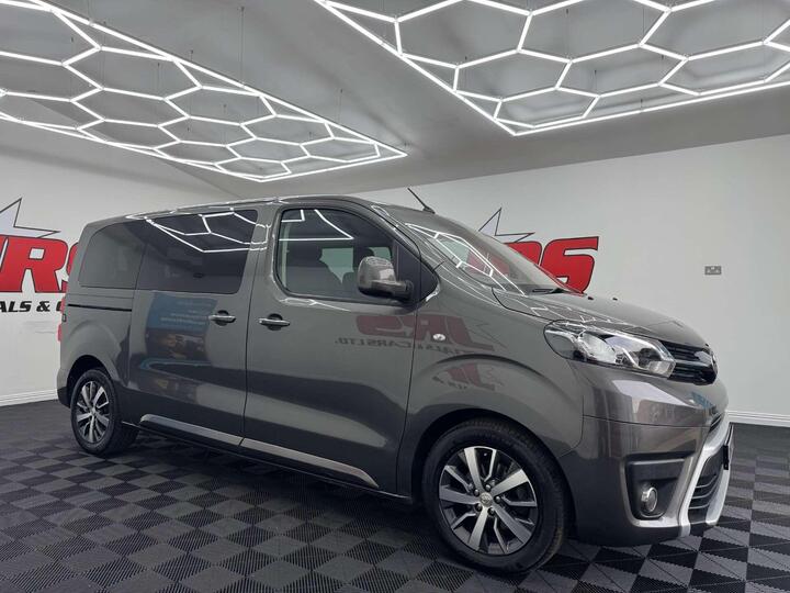 Toyota PROACE VERSO 2.0D Family Medium MPV Auto MWB Euro 6 (s/s) 5dr (8 Seat) Toyota PROACE VERSO 2.0D Family Medium MPV Auto MWB Euro 6 (s/s) 5dr (8 Seat)