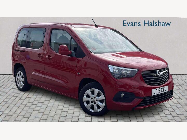 Vauxhall COMBO LIFE ESTATE 1.2 Turbo Energy Euro 6 (s/s) 5dr (7 Seat) Vauxhall COMBO LIFE ESTATE 1.2 Turbo Energy Euro 6 (s/s) 5dr (7 Seat)