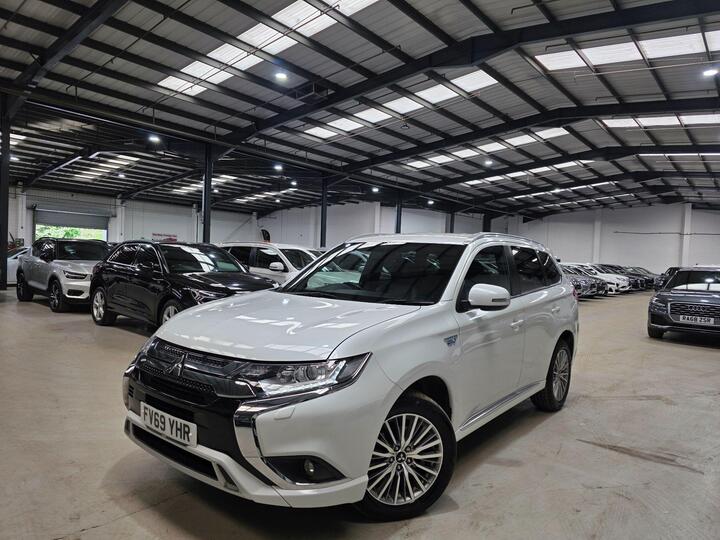Mitsubishi Outlander 2.4h TwinMotor 13.8kWh Dynamic CVT 4WD Euro 6 (s/s) 5dr Mitsubishi Outlander 2.4h TwinMotor 13.8kWh Dynamic CVT 4WD Euro 6 (s/s) 5dr