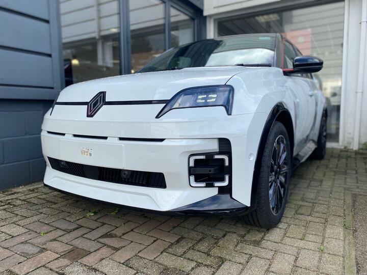 Renault Renault 5 Urban Range 40kWh Iconic Five Auto 5dr