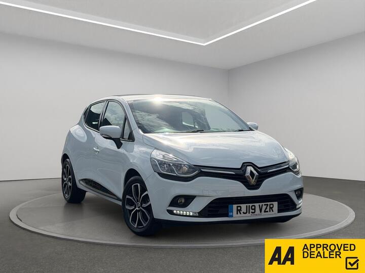 Renault Clio 0.9 TCe Play Euro 6 (s/s) 5dr Renault Clio 0.9 TCe Play Euro 6 (s/s) 5dr
