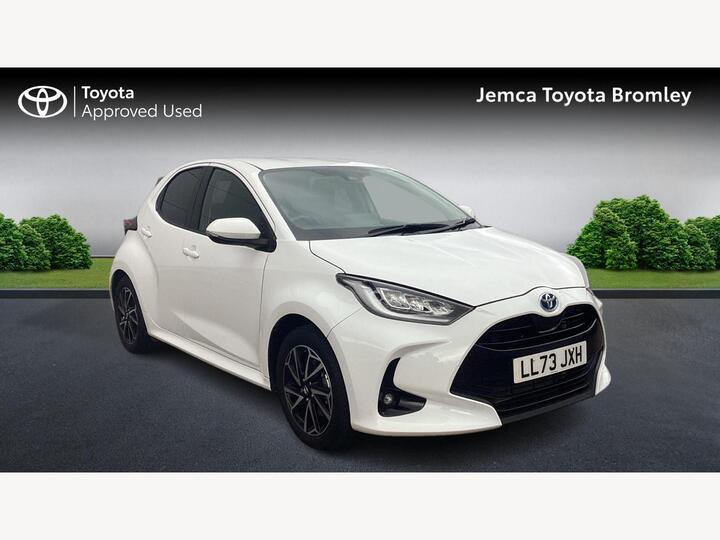 Toyota Yaris 1.5 VVT-h Design E-CVT Euro 6 (s/s) 5dr