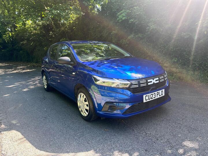 Dacia Sandero 1.0 TCe Essential Euro 6 (s/s) 5dr Dacia Sandero 1.0 TCe Essential Euro 6 (s/s) 5dr