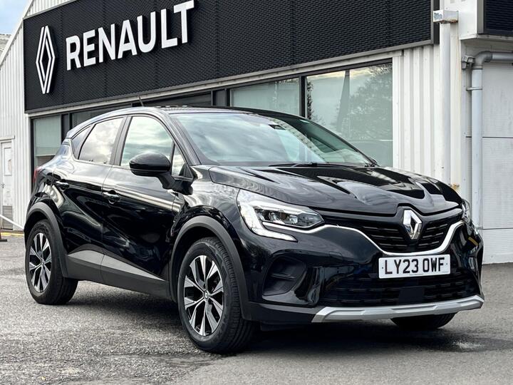Renault Captur 1.6 E-TECH Evolution Auto Euro 6 (s/s) 5dr Renault Captur 1.6 E-TECH Evolution Auto Euro 6 (s/s) 5dr
