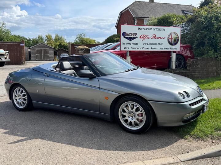 Alfa Romeo Spider 3.0 V6 24V 2dr Alfa Romeo Spider 3.0 V6 24V 2dr