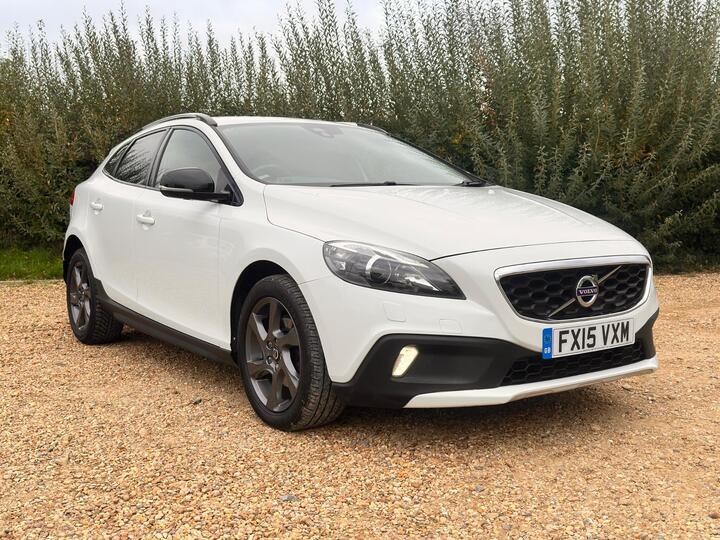 Volvo V40 Cross Country 1.6 D2 Lux Nav Euro 5 (s/s) 5dr Volvo V40 Cross Country 1.6 D2 Lux Nav Euro 5 (s/s) 5dr