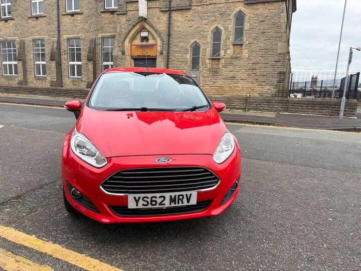 Ford Fiesta 1.0T EcoBoost Zetec Euro 5 (s/s) 5dr Ford Fiesta 1.0T EcoBoost Zetec Euro 5 (s/s) 5dr