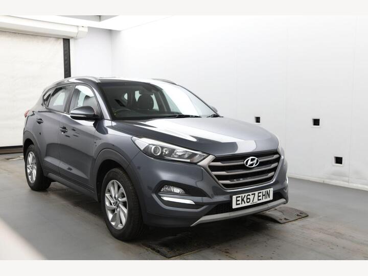Hyundai TUCSON 1.6 GDi Blue Drive SE Nav Euro 6 (s/s) 5dr Hyundai TUCSON 1.6 GDi Blue Drive SE Nav Euro 6 (s/s) 5dr