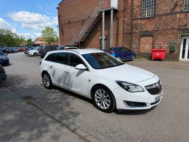 Vauxhall INSIGNIA 2.0 CDTi EcoFLEX Elite Nav Sports Tourer Euro 5 (s/s) 5dr Vauxhall INSIGNIA 2.0 CDTi EcoFLEX Elite Nav Sports Tourer Euro 5 (s/s) 5dr