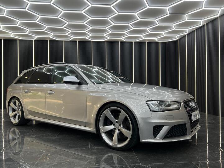 Audi RS4 4.2 FSI V8 S Tronic Quattro Euro 5 5dr