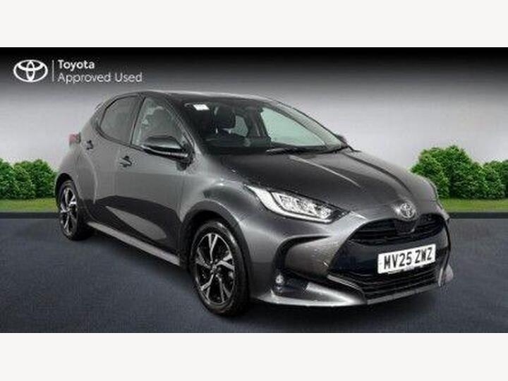 Toyota Yaris 1.5 VVT-h Design E-CVT Euro 6 (s/s) 5dr