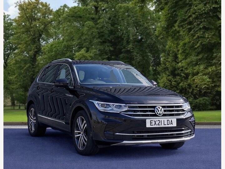 Volkswagen Tiguan 1.5 TSI Elegance DSG Euro 6 (s/s) 5dr Volkswagen Tiguan 1.5 TSI Elegance DSG Euro 6 (s/s) 5dr