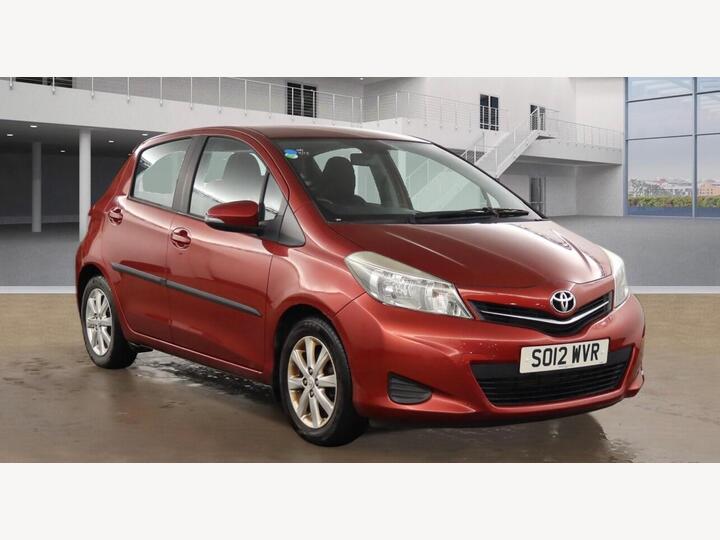 Toyota Yaris 1.33 Dual VVT-i TR Multidrive S Euro 5 5dr Toyota Yaris 1.33 Dual VVT-i TR Multidrive S Euro 5 5dr