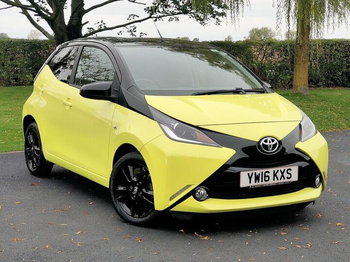 Toyota AYGO 1.0 VVT-i X-cite 3 Yellow Bi-Tone X-shift Euro 6 5dr